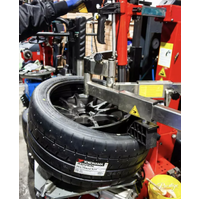 Fitting & Balancing 4x4 Tyres