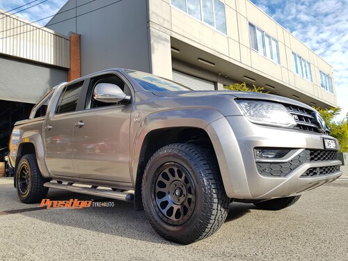 VW Amarok fitted up with 17'' Black Fuel Vectors & 265/65r17 Pirelli Scorpion AT+ Tyres