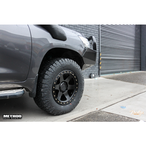 Toyota Landcruiser fitted up with 18" Method 310 Con 6 Wheels & Maxxis Razr 285/65R18 image