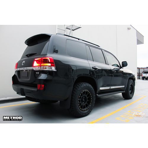 Toyota Landcruiser fitted up with 18" Method 305 Wheels & Yokohama G016 X-AT 285/65R18