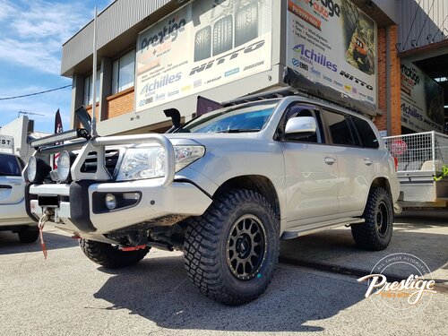 Toyota Landcruiser fitted up with 18" Method 305 wheels (heavy duty) and 35" BF Goodrich KM3 MT
