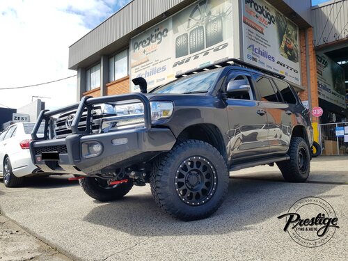  Toyota Land Cruiser fitted up with 18" Method 315 wheels and 33" Nitto Ridge Grappler tyres