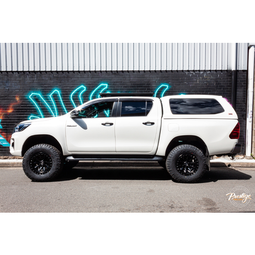 Toyota Hilux fitted with 17" Fuel Covert with 285/70R17 Maxxis Razr tyres image
