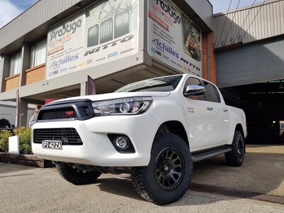 Toyota Hilux 2018 fitted with 17" Black Fuel Vectors & 265/70r17 Nitto Ridge Grappler Tyres