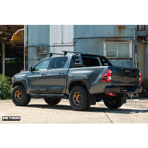 Toyota Hilux fitted with 17" Method 310 with 265/70R17 Falken AT tyres image