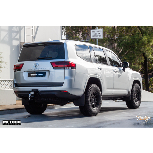 Toyota Landcruiser 300 fitted with Method 703 & 285/70R17 Maxxis Razr A/T tyre